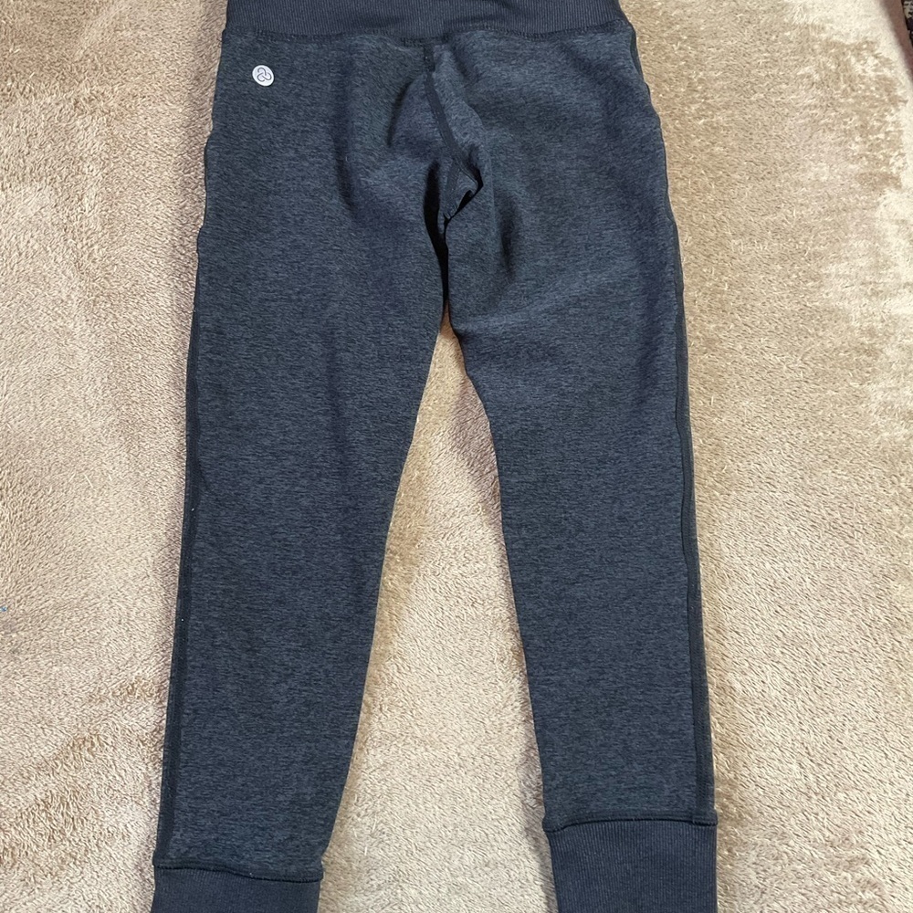 Zella Girl Grey Pocket Legging Joggers Sz 5/6 - Picture 2 of 4